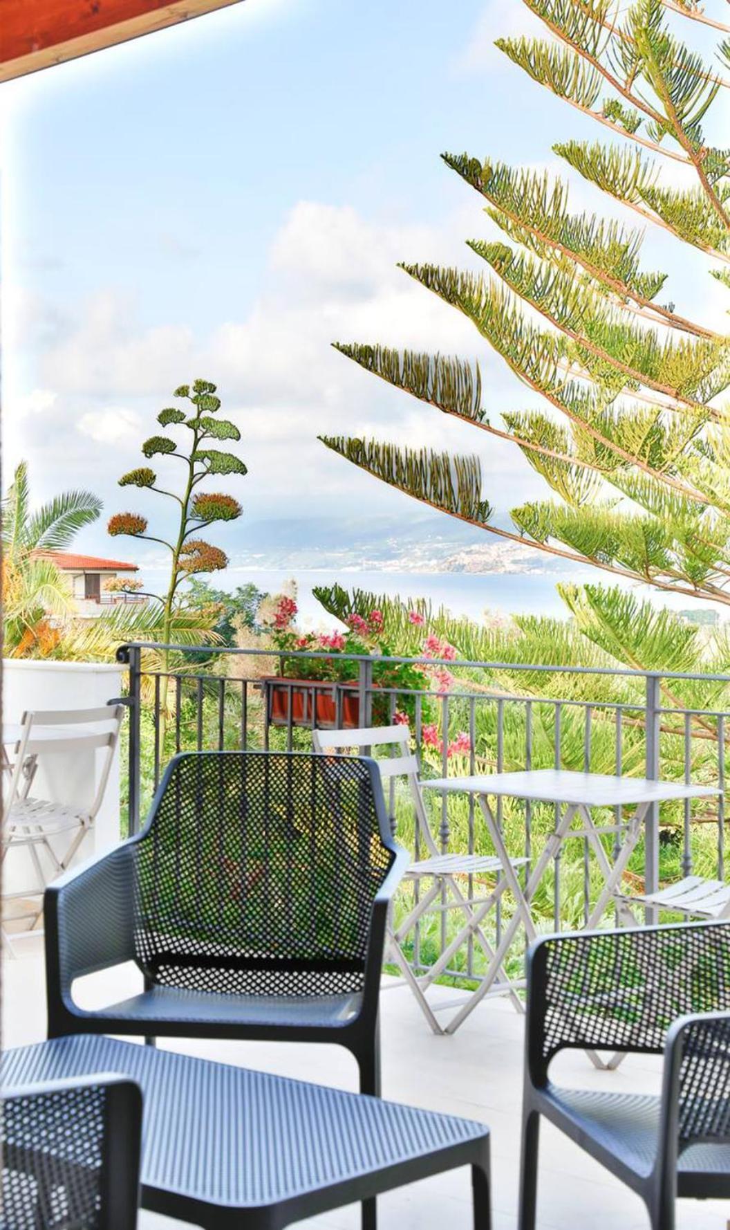 Bed and Breakfast Residenza Anna Calabria Briatico Exterior foto